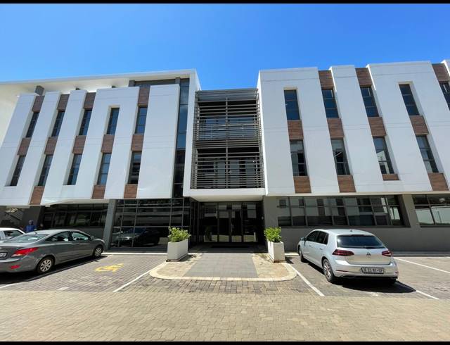 464M² OFFICE TO LET IN BRYANSTON